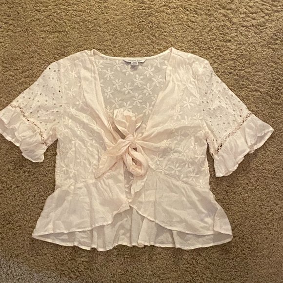 American Eagle cream tie front top - Picture 3 of 8